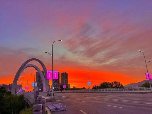 朝阳天空成惊艳
